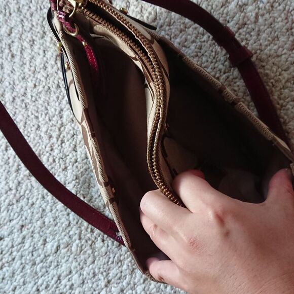 Coach Colette Signature Red/Brown Leather/Jacquard Zip Shoulder Bag - Picture 7 of 12